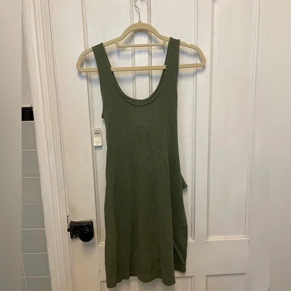 Stylish Aerie Green Sleeveless Dress - Picture 2 of 2